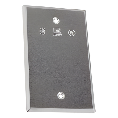 Tapa ciega de aluminio / Espesor 1.02 mm / 2 diámetros 3 mm (0.11') / Peso 0.024 kg / Uso interior y exterior